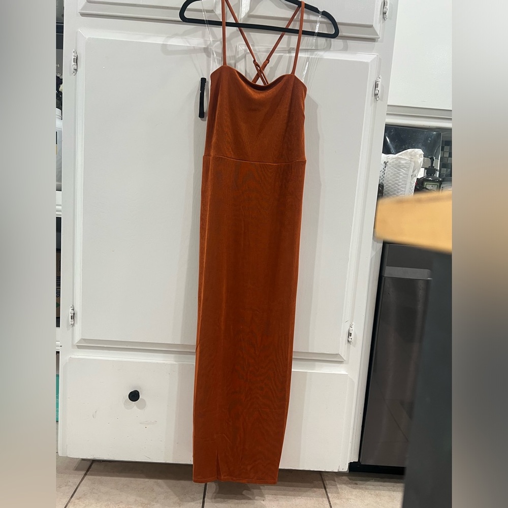 BNWT Wild Fable size med, rust orange maxi dress, cute strappy back, side slit